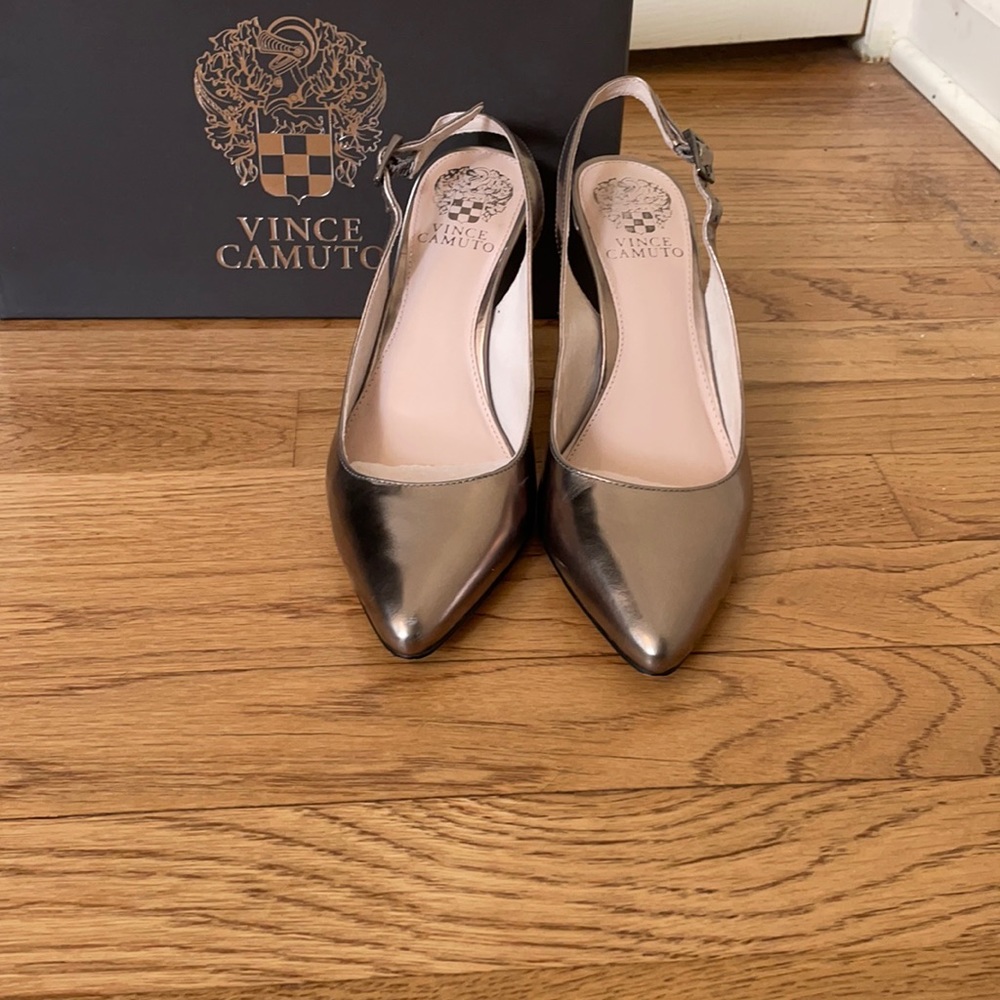 Vince Camuto heels - Picture 2 of 8